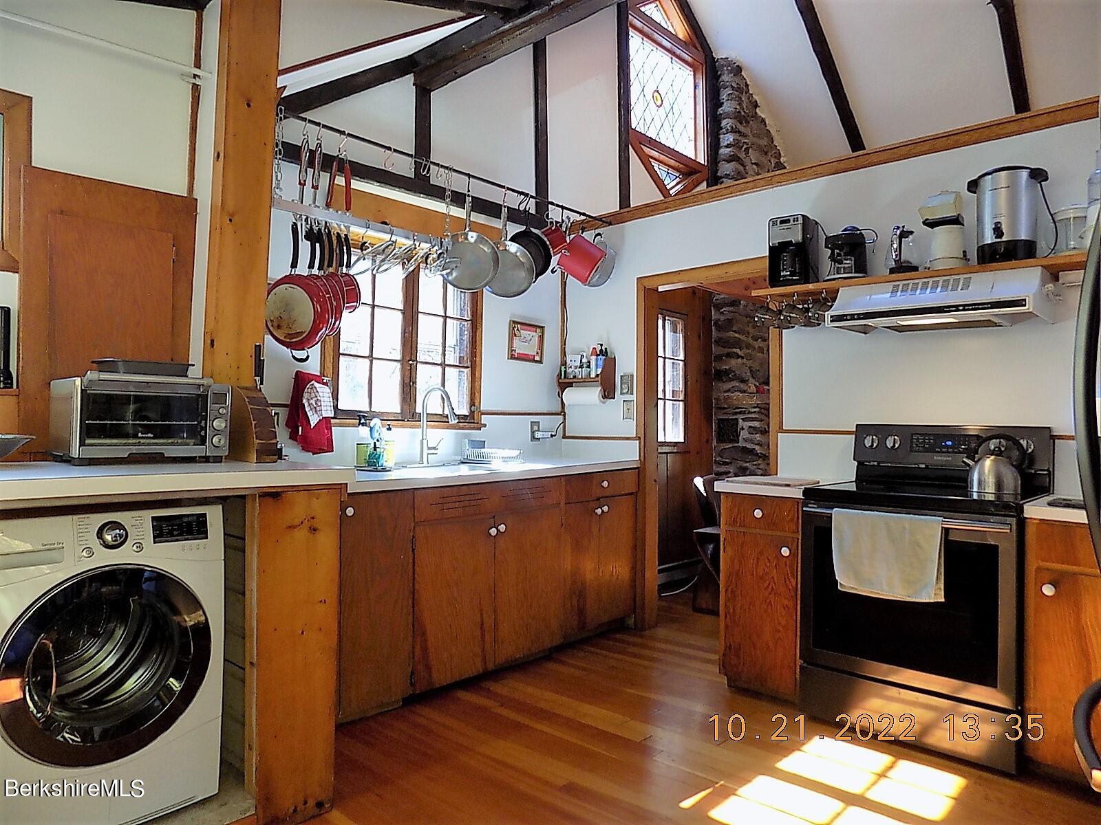 12 Mahkeenac Heights Road Stockbridge, MA 01262 - Photo 6 of 25 6 Kit 2