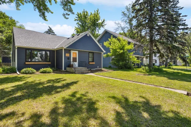 $375,000 | 257 South Orange Street, Waconia, MN 55387