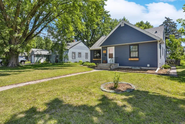 $375,000 | 257 South Orange Street, Waconia, MN 55387