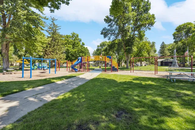 $375,000 | 257 South Orange Street, Waconia, MN 55387