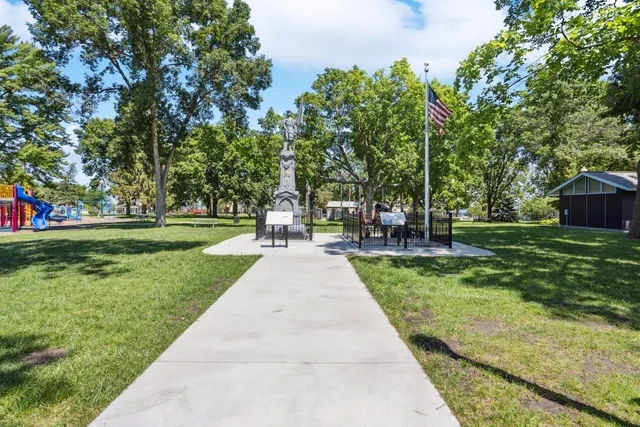 $375,000 | 257 South Orange Street, Waconia, MN 55387