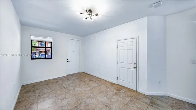 a picture of water heater