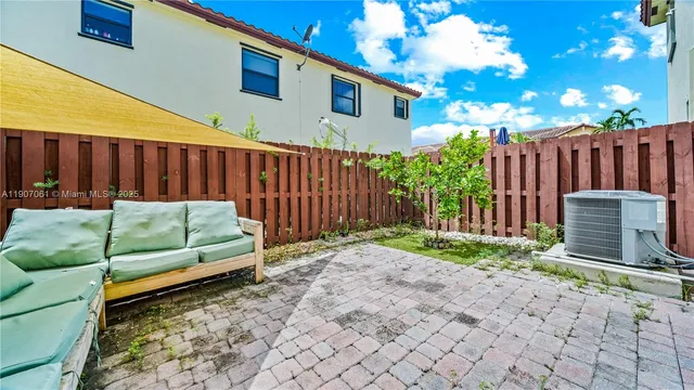 $3,300 | 144 Southeast 34th Avenue, Homestead, FL 33033