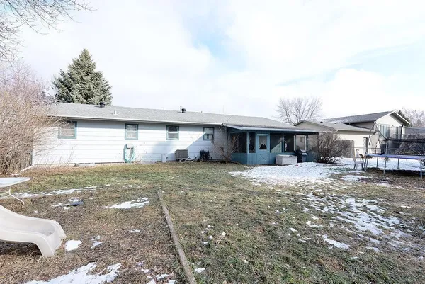 $289,900 | 631 7th Avenue East, West Fargo, ND 58078