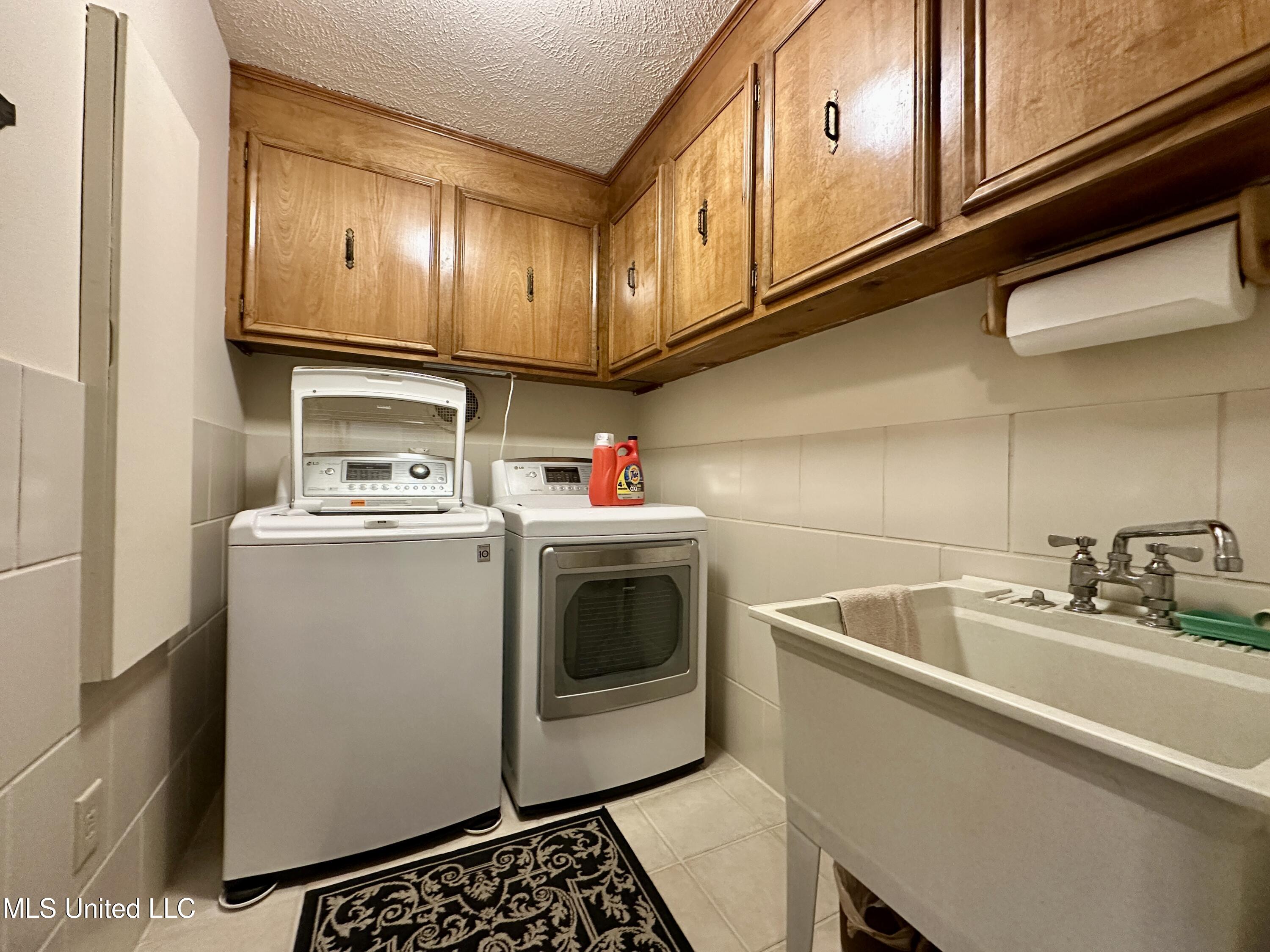 307 Longwood Drive Clinton, MS 39056 - Photo 24 of 27 Laundry