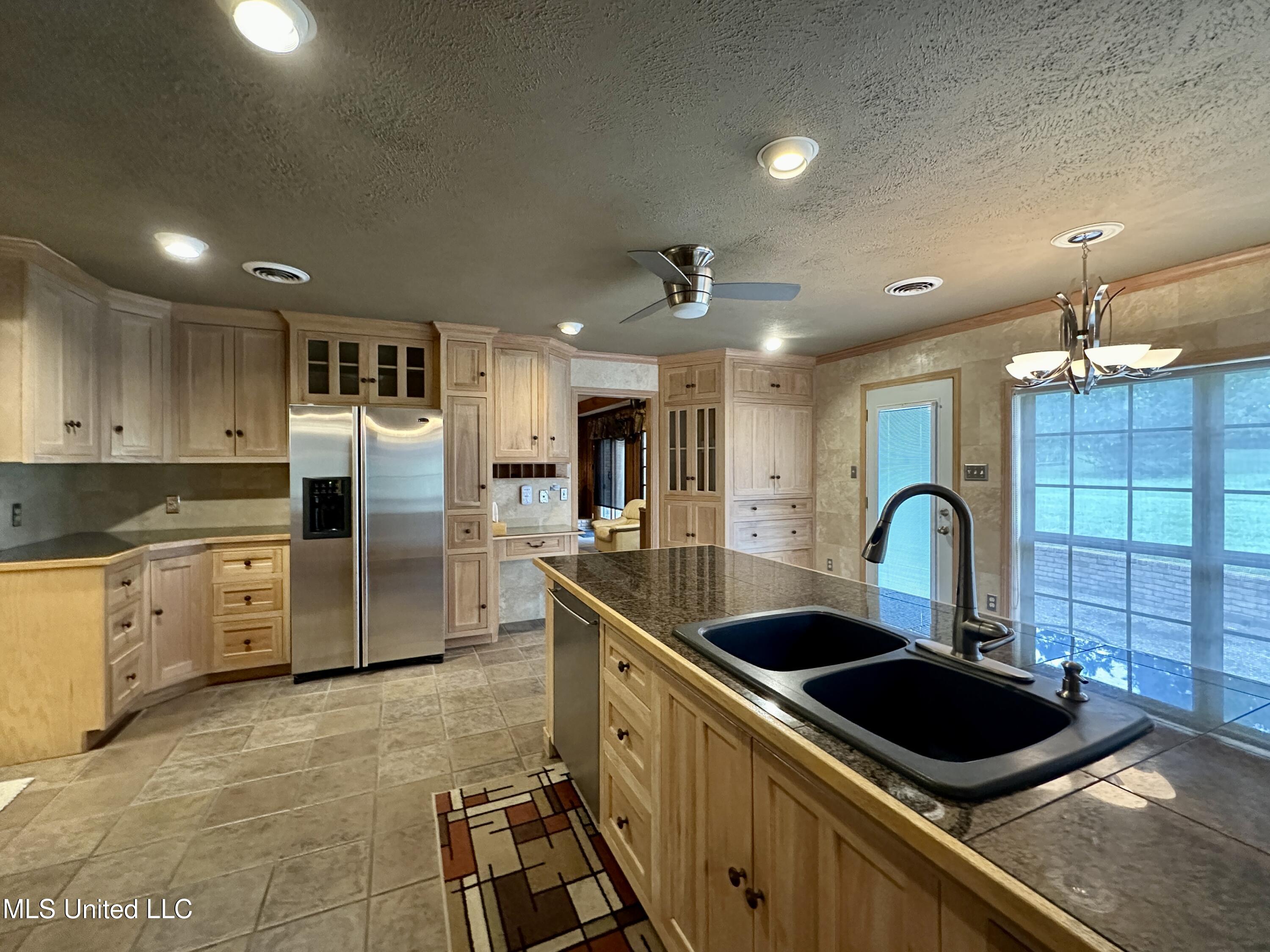307 Longwood Drive Clinton, MS 39056 - Photo 9 of 27 kitchen