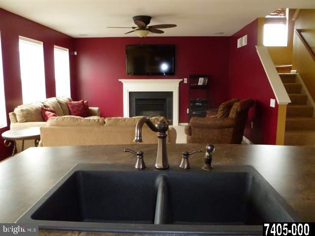 3271 Raintree Road York, PA 17404 - Photo 5 of 25 Gallery Image 5
