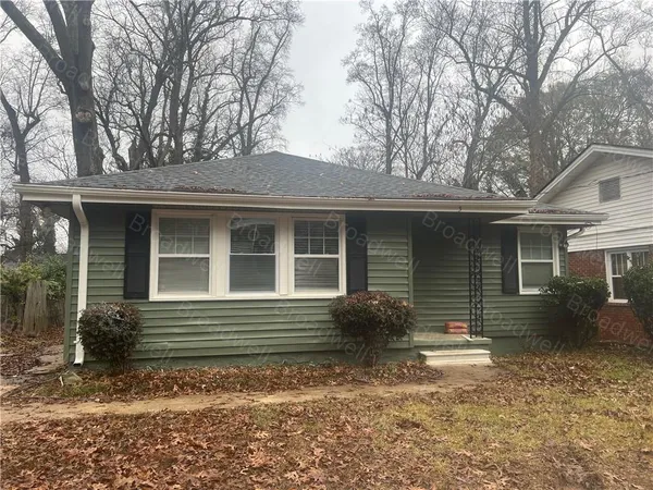 front view of house with a yard