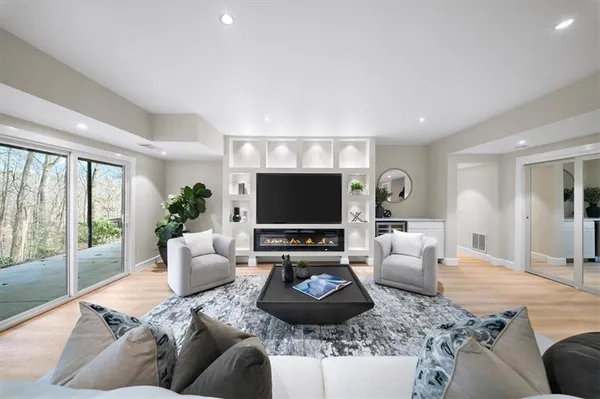 $1,625,000 | 250 Bruton Way Northeast, Atlanta, GA 30342