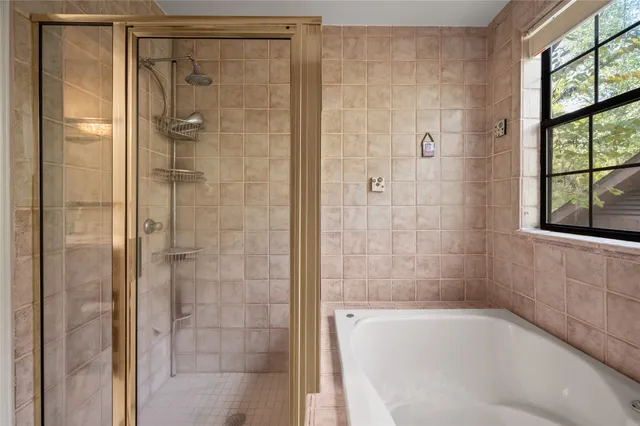 $725,000 | 20404 Doral Drive, Point Blank, TX 77364