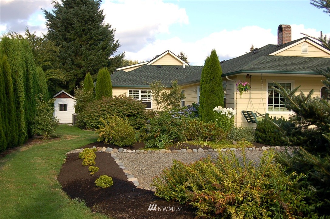 4244 Wiggins Road Southeast Olympia, WA 98501 - Photo 2 of 20 Gallery Image 2