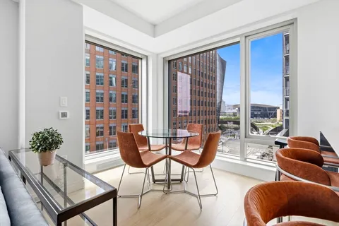 $2,065,000 | 133 Seaport Boulevard, Unit 723, Boston, MA 02210