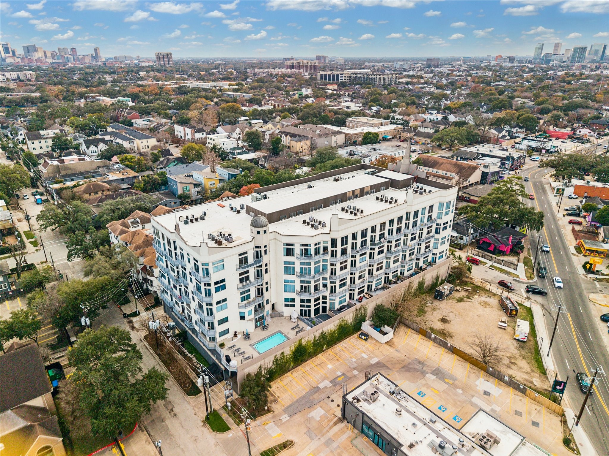 3311 Yupon Street, Unit 609 Houston, TX 77006 - Photo 14 of 16 an aerial view of a city