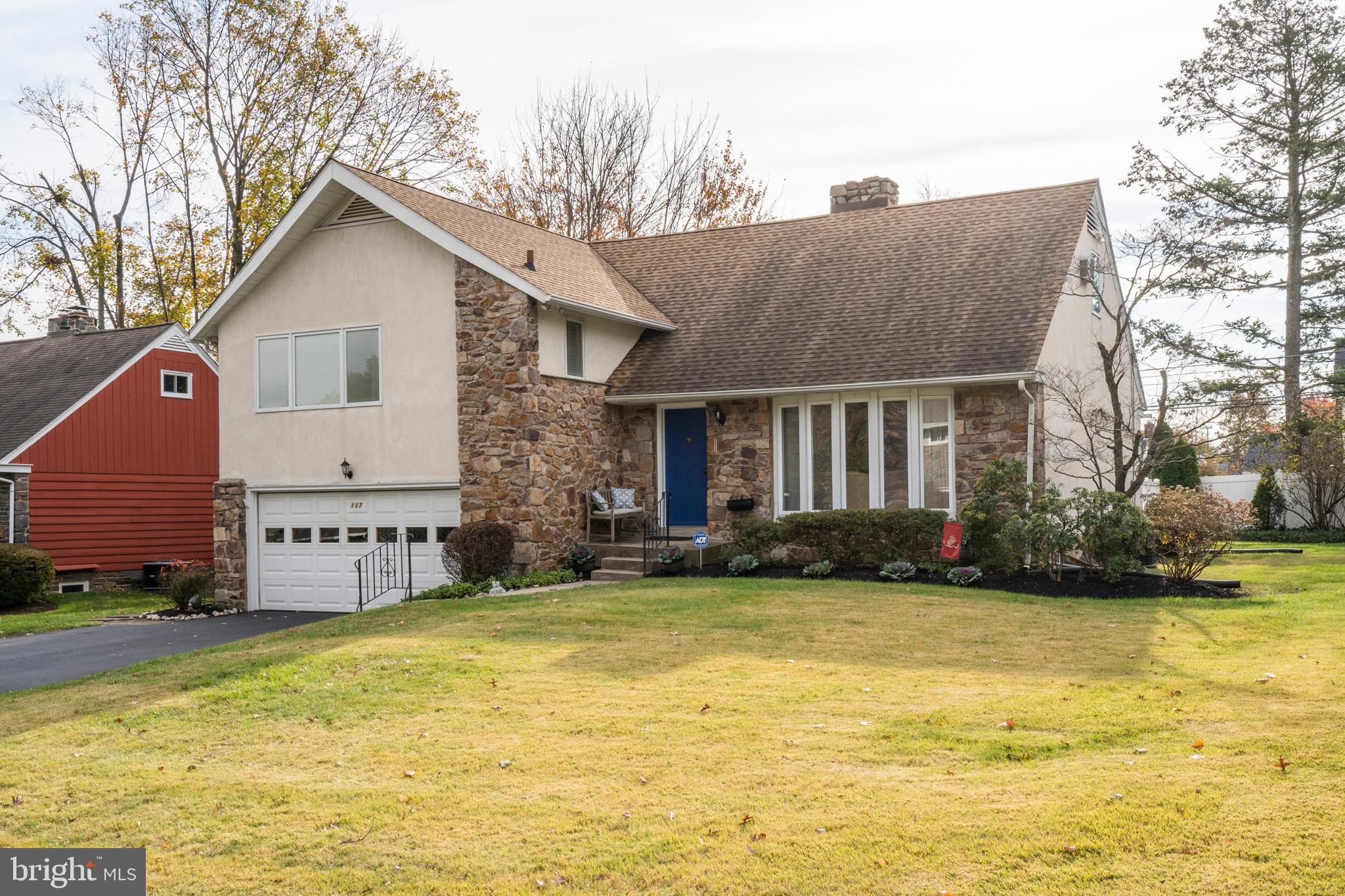 117 Whitemarsh Road Ardmore, PA 19003 - Photo 2 of 38