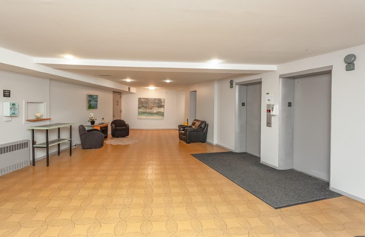 1 Lakeview Drive, Unit LL5 Peekskill, NY 10566 - Photo 20 of 23 a large room with furniture