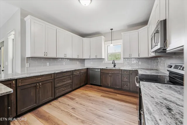 $589,900 | 205 Duval Street, Niota, TN 37826