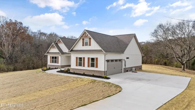 $589,900 | 205 Duval Street, Niota, TN 37826