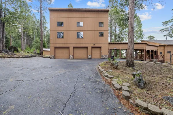 $749,900 | 38443 Red Leaf Lane, Shaver Lake, CA 93664