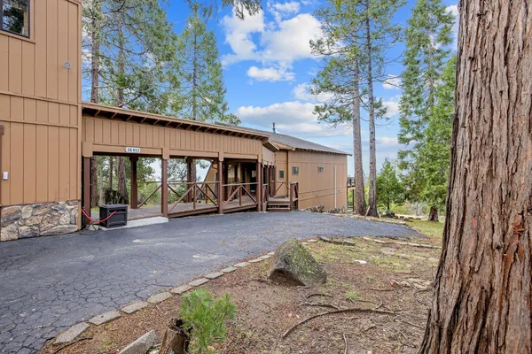 $749,900 | 38443 Red Leaf Lane, Shaver Lake, CA 93664