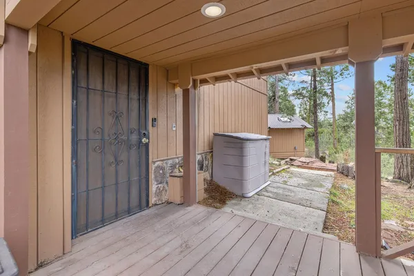 $749,900 | 38443 Red Leaf Lane, Shaver Lake, CA 93664