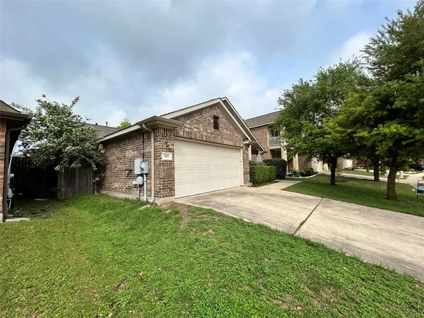 $1,950 | 705 Harwood Drive, San Marcos, TX 78666