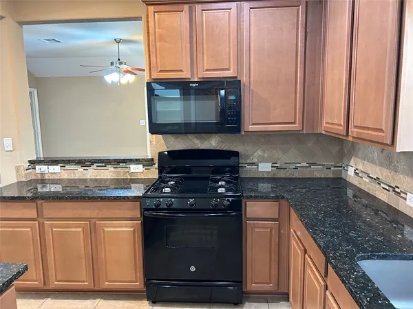 $1,950 | 705 Harwood Drive, San Marcos, TX 78666