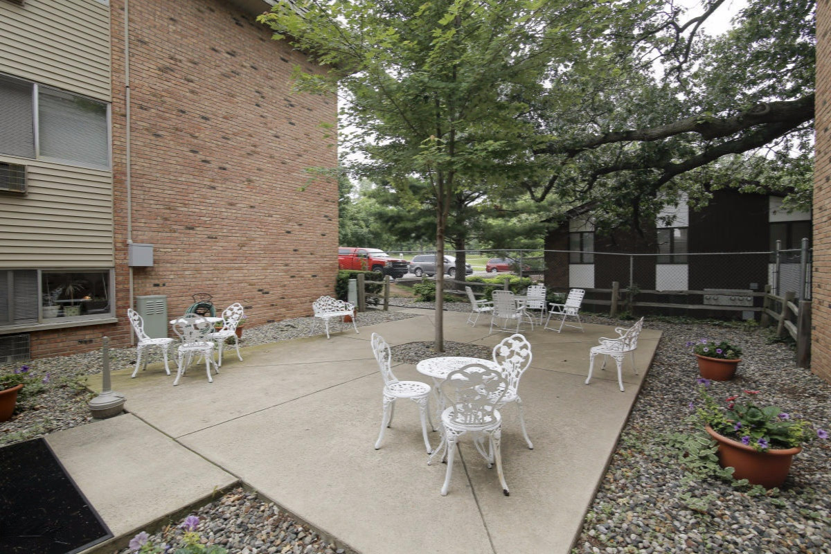 722 West Kilgore Road, Unit 108 Kalamazoo, MI 49008 - Photo 12 of 16 15030762_11
