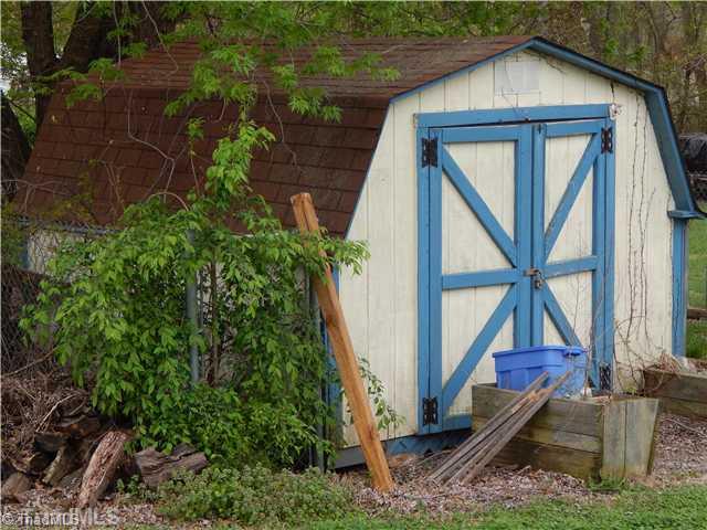 Outbuilding. 