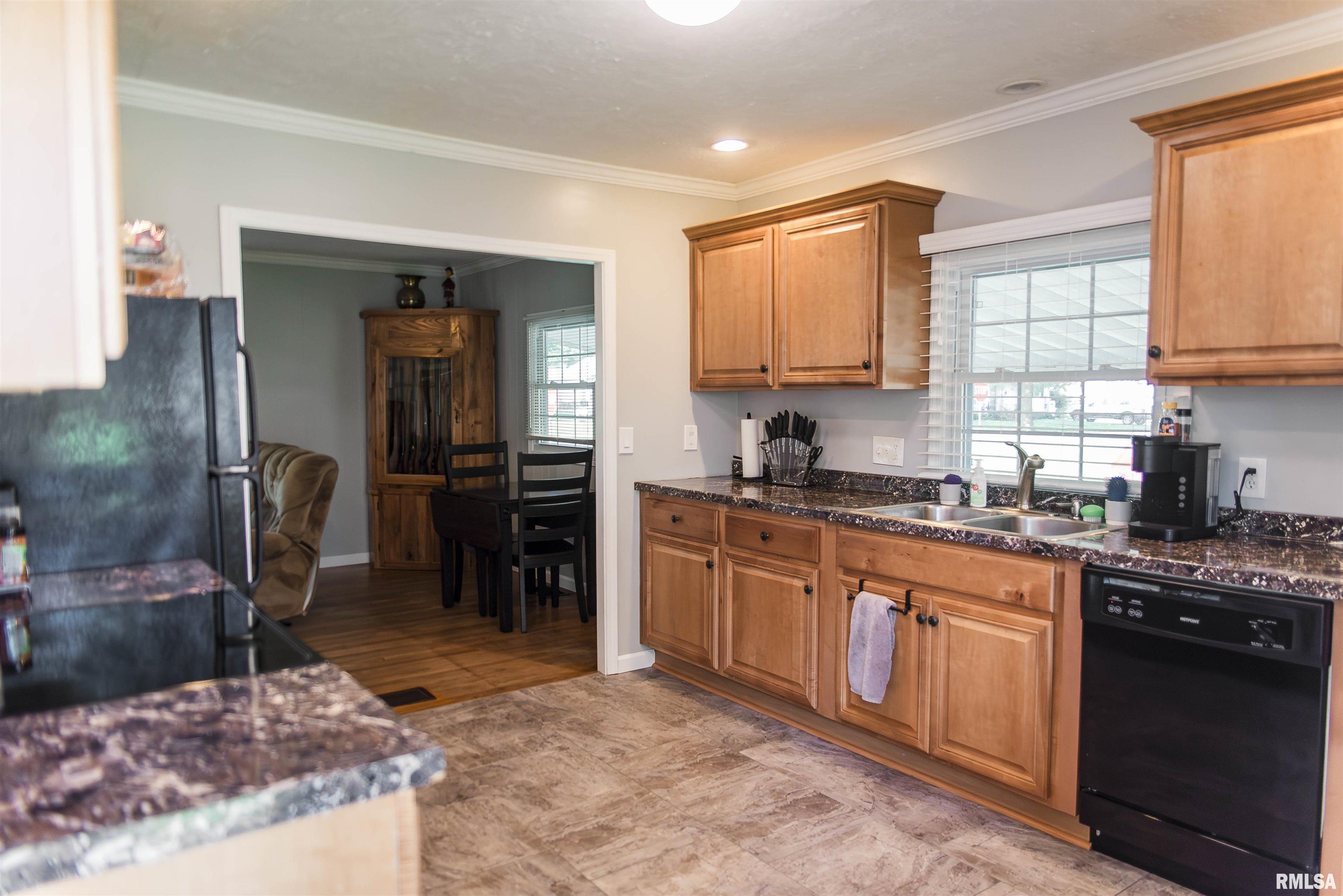211 East Prairie Street Camp Point, IL 62320 - Photo 2 of 11 Gallery Image 2