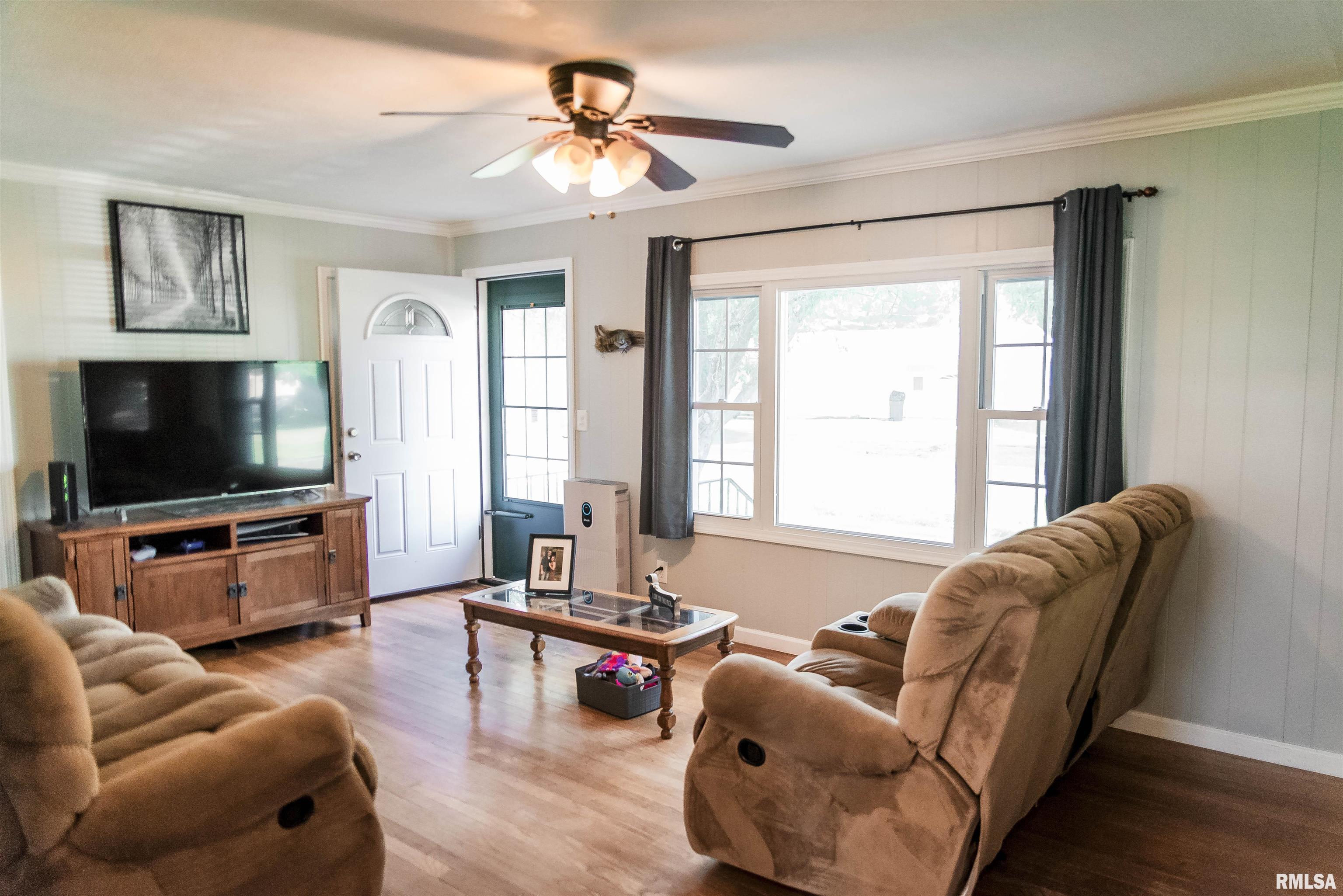 211 East Prairie Street Camp Point, IL 62320 - Photo 5 of 11 Gallery Image 5