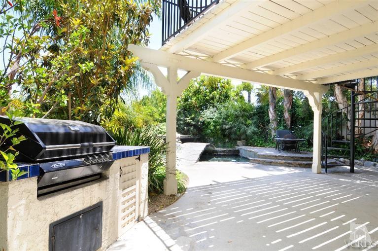 822 Congressional Road Simi Valley, CA 93065 - Photo 3 of 36 a view of outdoor space and patio