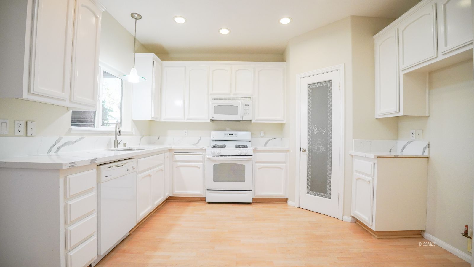 1301 South McCall Street Ridgecrest, CA 93555 - Photo 10 of 31 Gallery Image 10