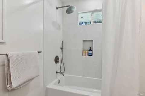 $1,549,000 | 15 Brainerd Avenue, Petaluma, CA 94952