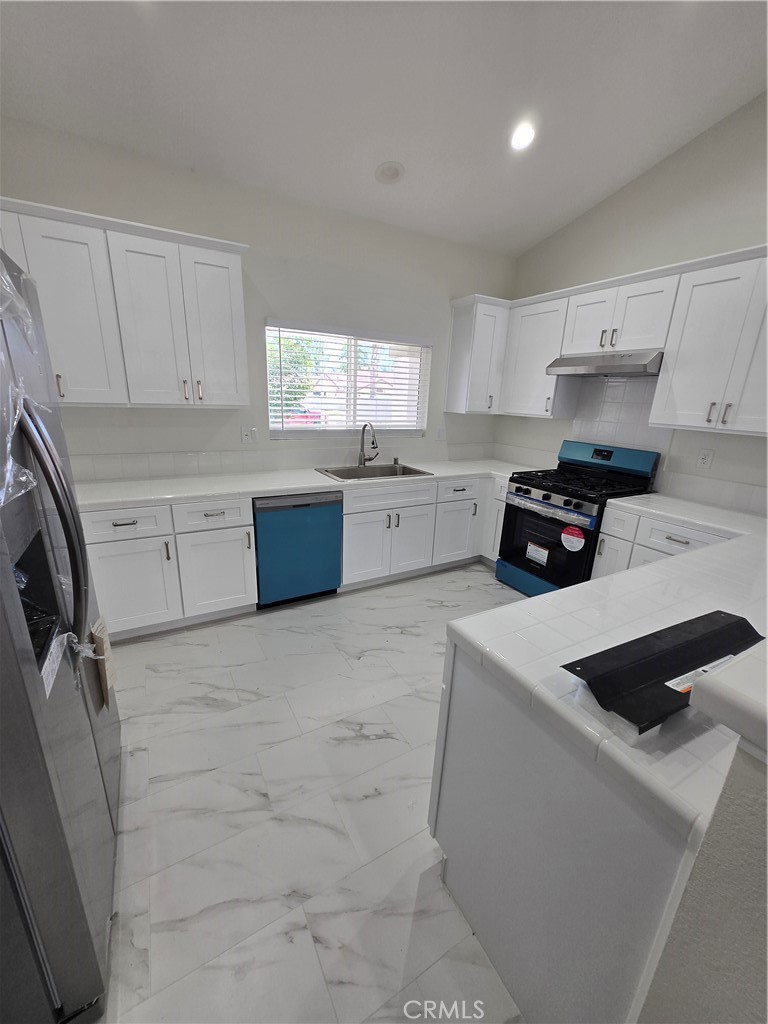 7784 Chanticleer Road Highland, CA 92346 - Photo 11 of 24