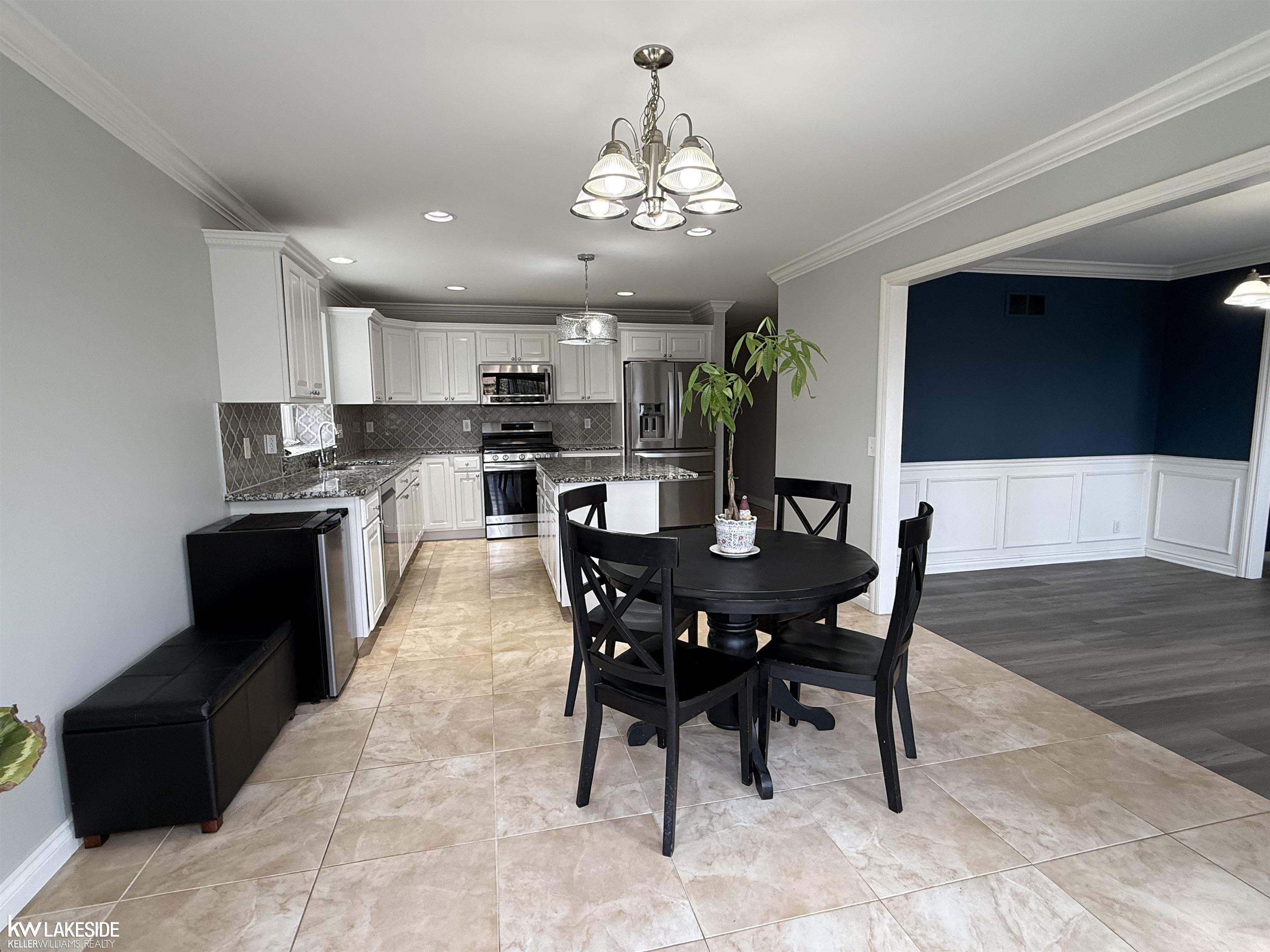 50510 Nesting Ridge Drive Macomb, MI 48044 - Photo 11 of 37 50202054-a710d99e-9dd6-44c6-af10-609c0e06a3c0.JPG