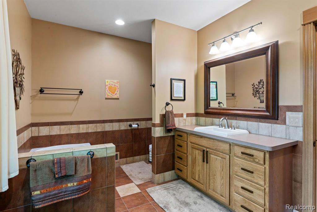 4335 Rohr Road Waterford, MI 48329 - Photo 29 of 55 Gallery Image 29