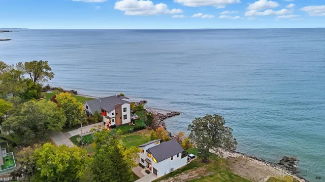 $1,249,900 | 8609 Lakeshore Drive, Pleasant Prairie, WI 53158