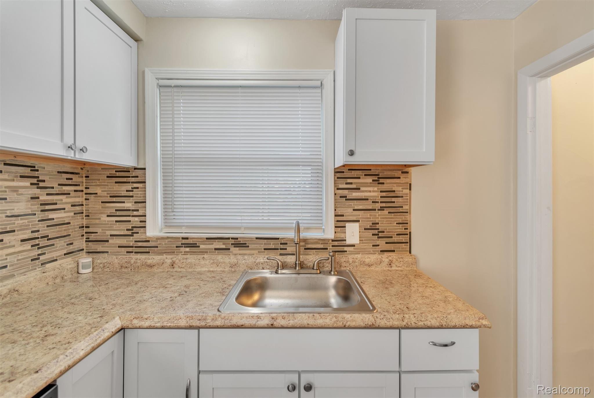 28205 Avondale Street Inkster, MI 48141 - Photo 12 of 26 New Countertops