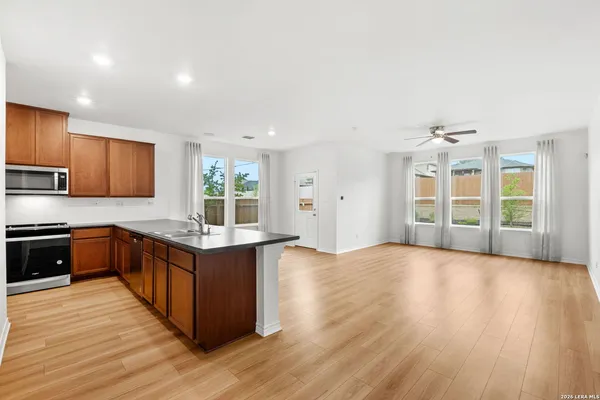 $1,875 | 11502 Lemonmint Parkway, San Antonio, TX 78245