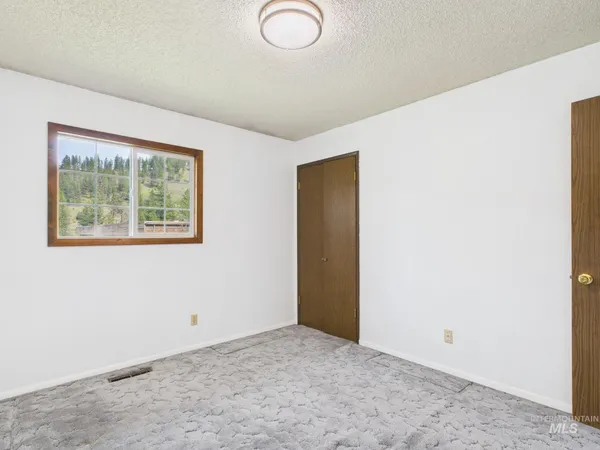 $385,000 | 12686 Laqa Avenue, Orofino, ID 83544