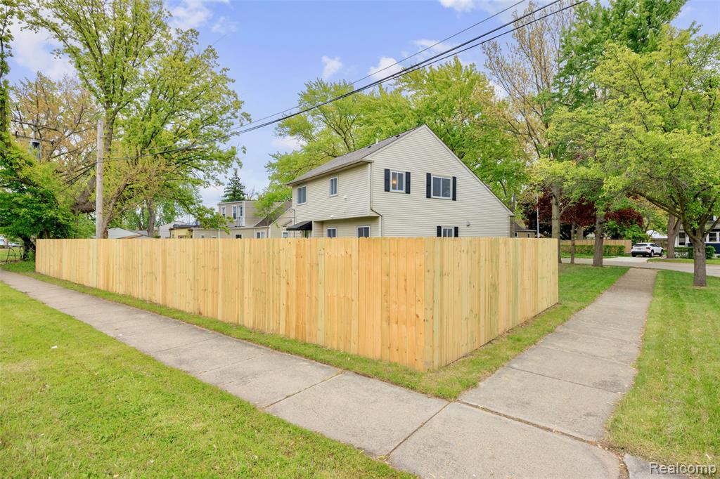 20505 Ridgemont Road Harper Woods, MI 48225 - Photo 38 of 48