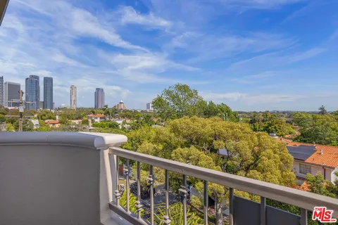 $1,399,000 | 1838 Westholme Avenue, Unit PH3, Los Angeles, CA 90025