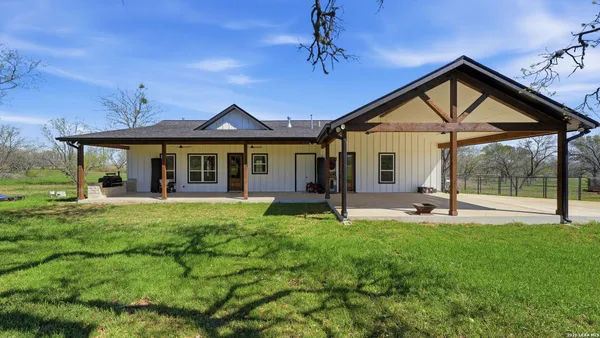 $779,777 | 1130 Church, Seguin, TX 78155