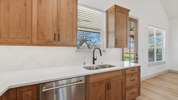 $779,777 | 1130 Church, Seguin, TX 78155