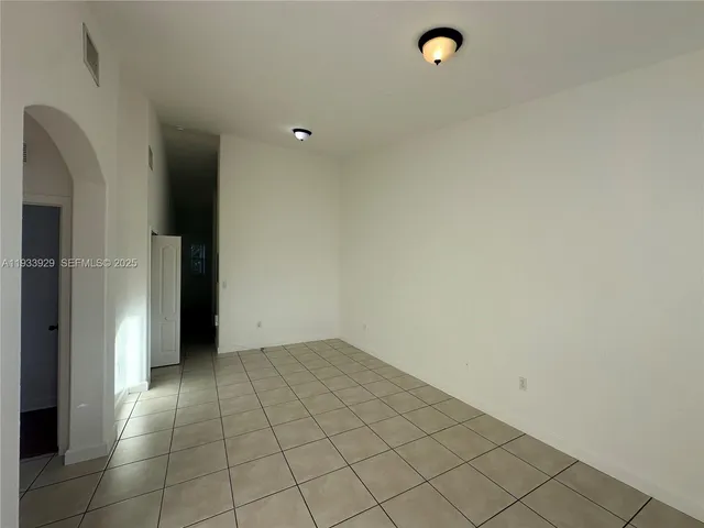 $1,900 | 2755 Southeast 16th Avenue, Unit 200, Homestead, FL 33035