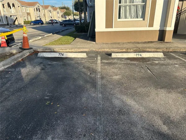 a view of the terrace of a house