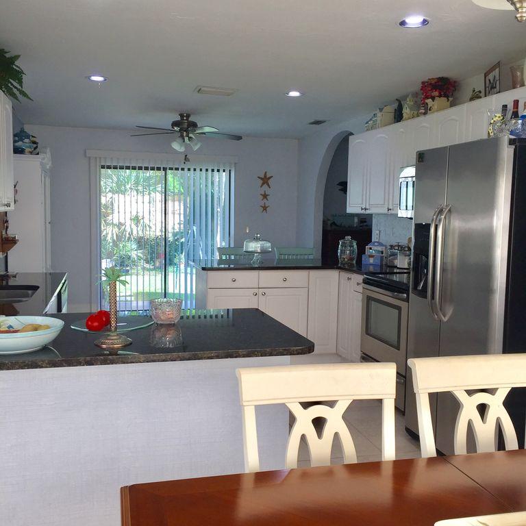 13047 42nd Road North Royal Palm Beach, FL 33411 - Photo 23 of 34 42ndRdKitchen2