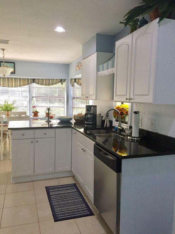 13047 42nd Road North Royal Palm Beach, FL 33411 - Photo 25 of 34 42ndRdNKitchen3