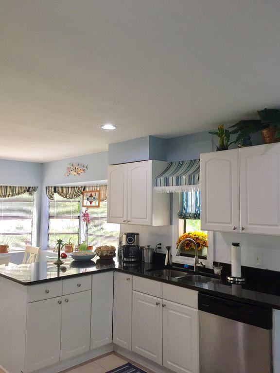 13047 42nd Road North Royal Palm Beach, FL 33411 - Photo 28 of 34 42ndRdNKitchen6