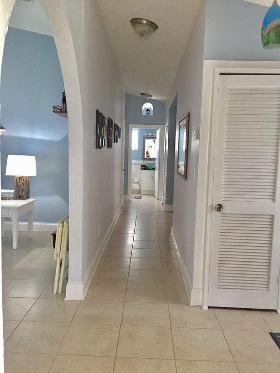 13047 42nd Road North Royal Palm Beach, FL 33411 - Photo 9 of 34 42ndRdNhallway